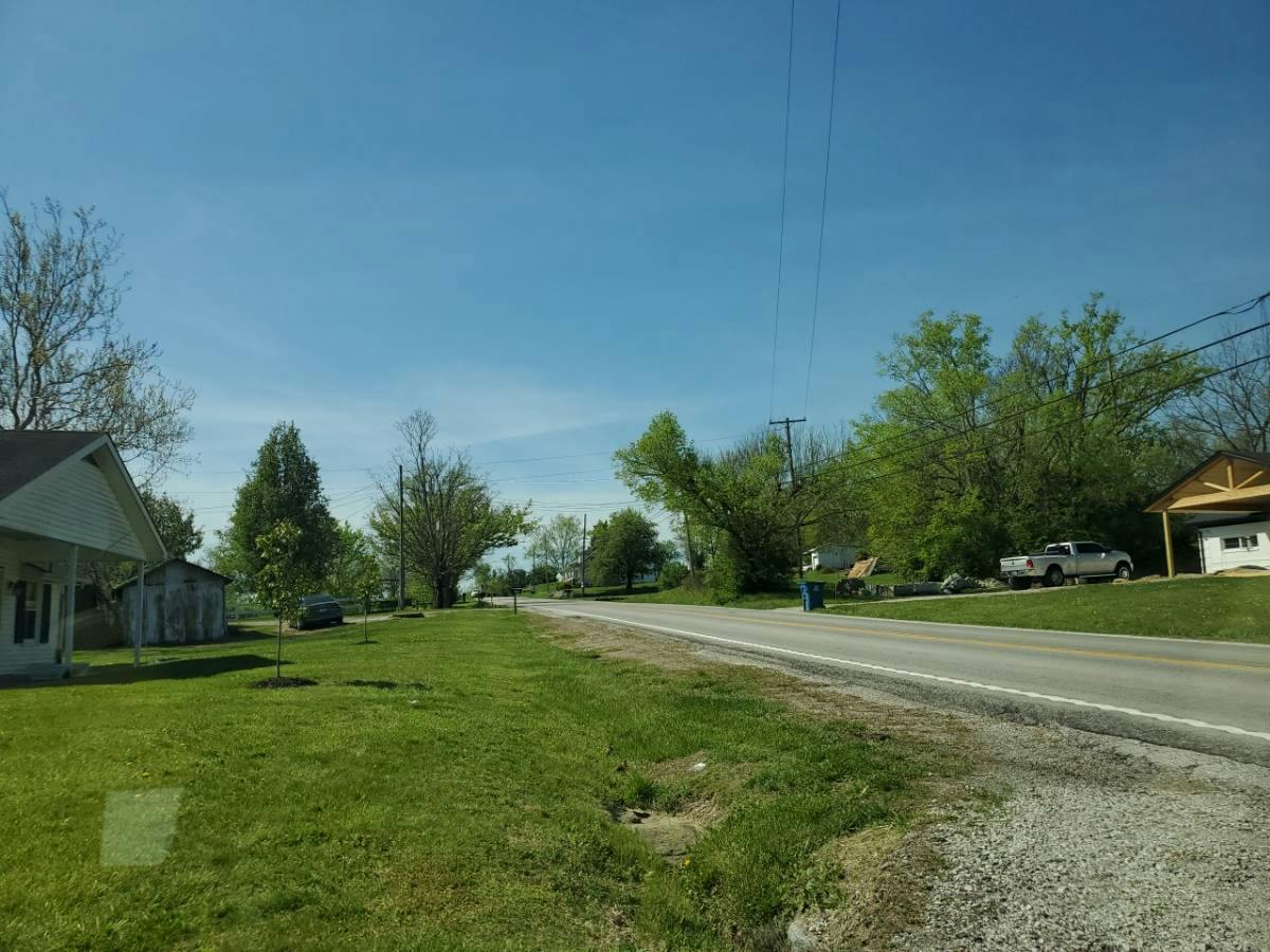 Harrodsburg Rd, Lawrenceburg, KY 40342