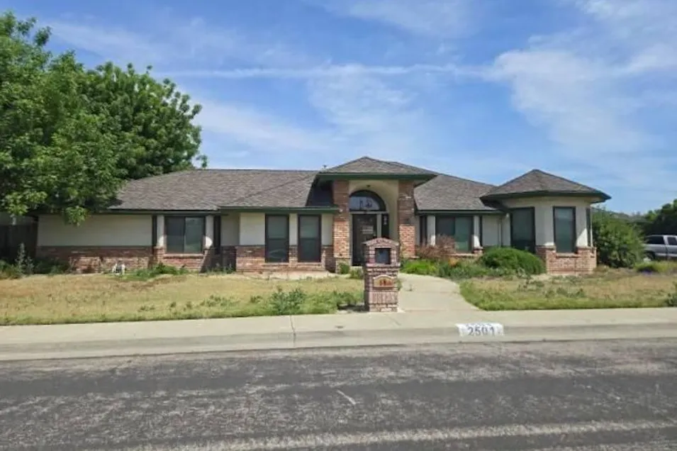 2501 N Kensington Way Hanford, CA 93230, Kings County