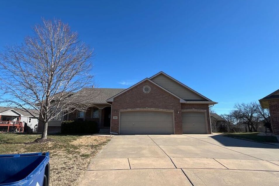 1948 S Tara Falls Ct Wichita, KS 67207, Sedgwick County