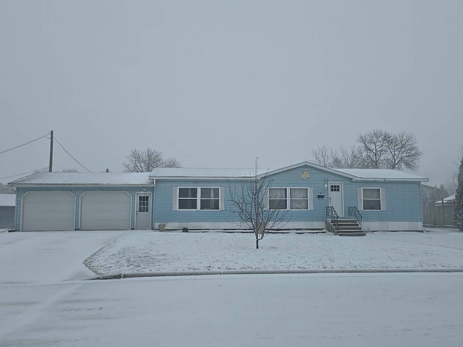 608 E Elm Ave Olivia, MN 56277, Renville County