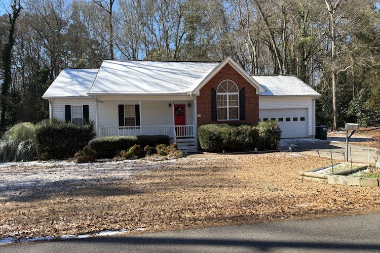 586 Roosevelt Blvd Commerce, GA 30529, Jackson County