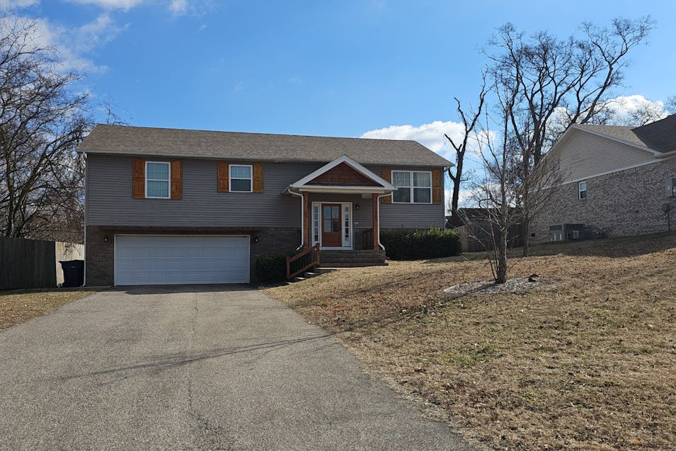 1809 Susan Road Columbia, TN 38401, Maury County