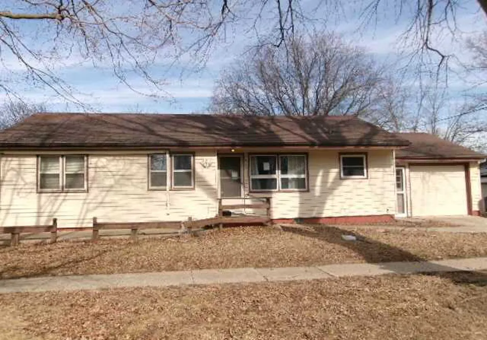 206 W 3rd St Schaller, IA 51053, Sac County