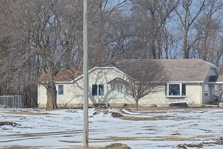 51322256th St Winthrop, MN 55396, Sibley County