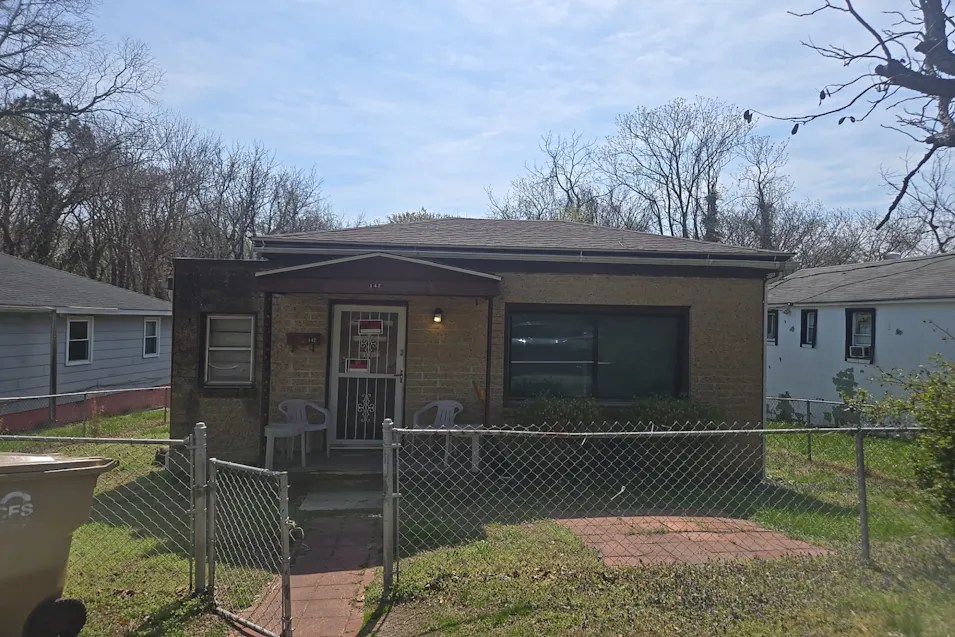 142 Saint Marks Street Petersburg, VA 23803, Petersburg City County