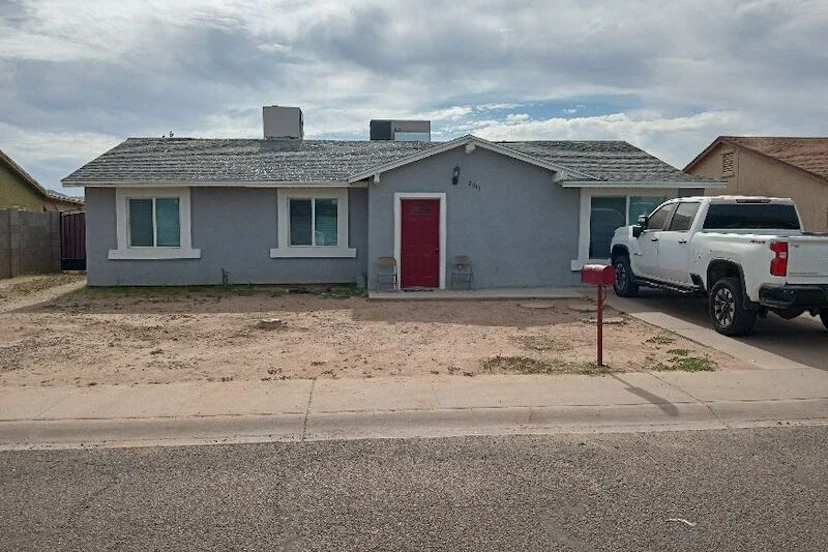2011 W Mobile Lane