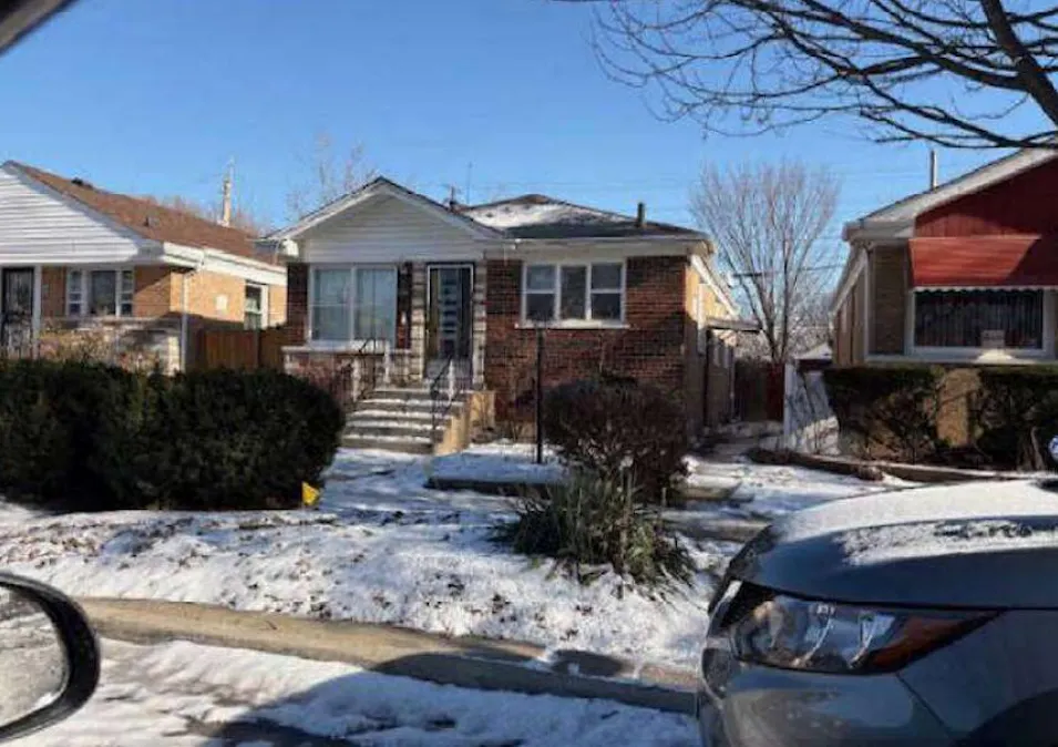 11029s Eberhart Ave Chicago, IL 60628, Cook County