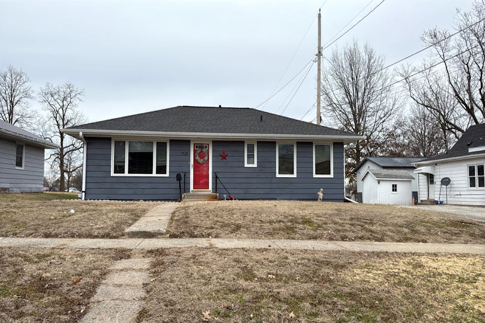 1125 Park Ave Chariton, IA 50049, Lucas County