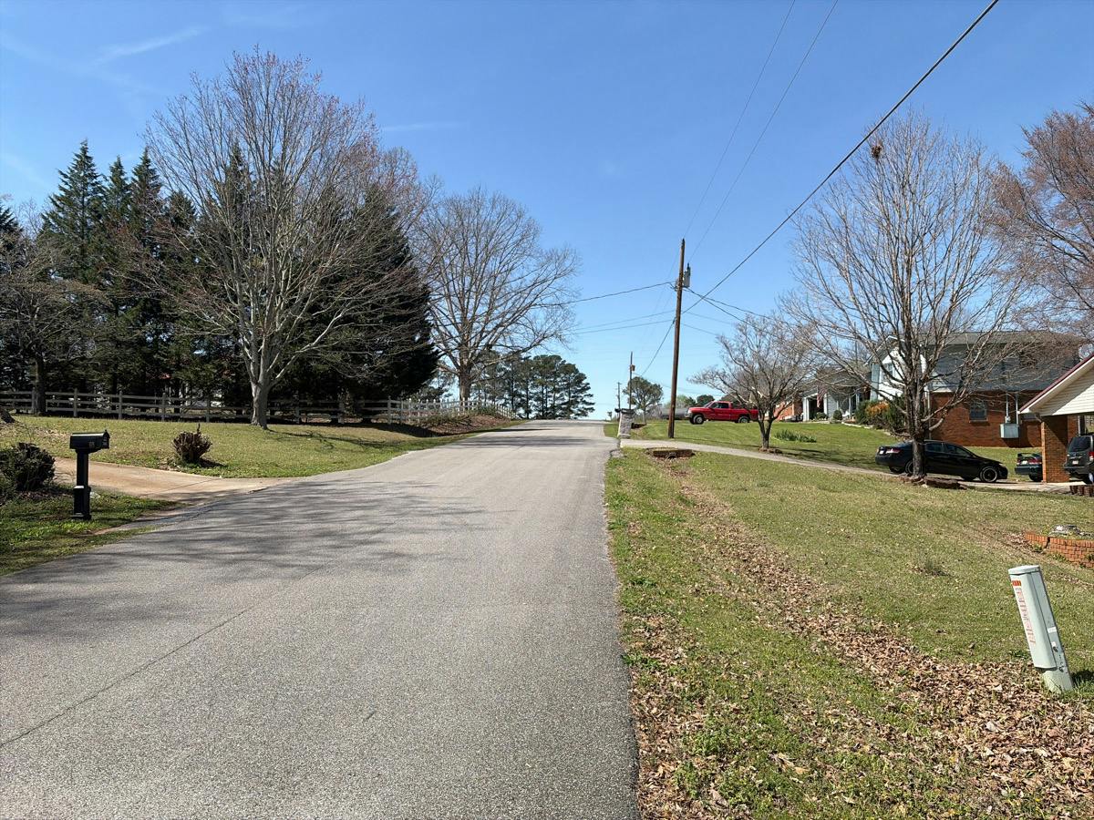 Lenwood Dr, Anniston, AL 36206
