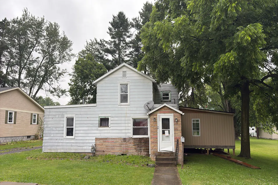 76 White Avenue New London, OH 44851, Huron County
