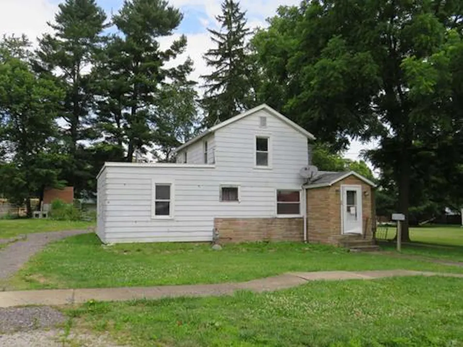 76 White Ave New London, OH 44851, Huron County