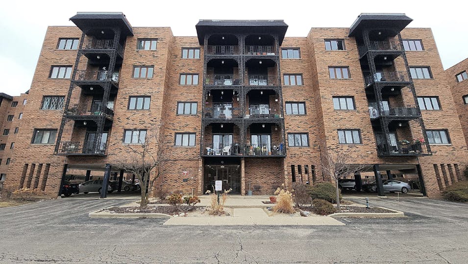 9374 Landings Ln, Unit 503 Des Plaines, IL 60016, Cook County