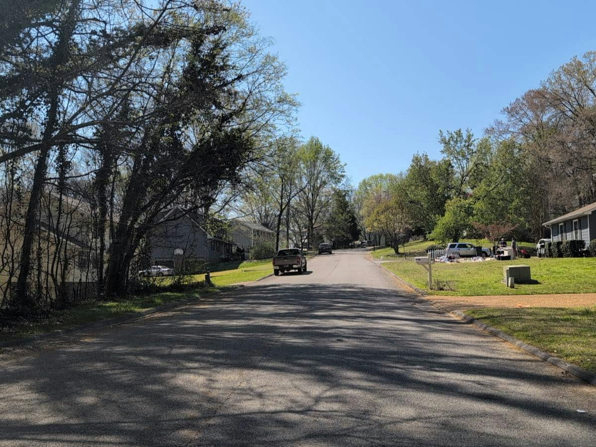 Hampton Wood Cir, Hixson, TN 37343