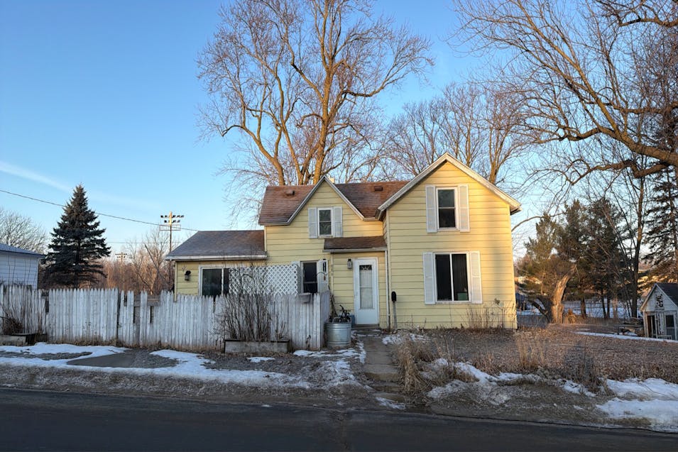 886 West Avenue Zumbrota, MN 55992, Goodhue County