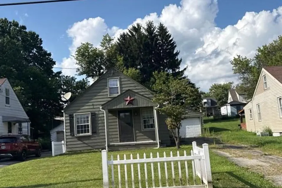 495 Spring St Struthers, OH 44471, Mahoning County