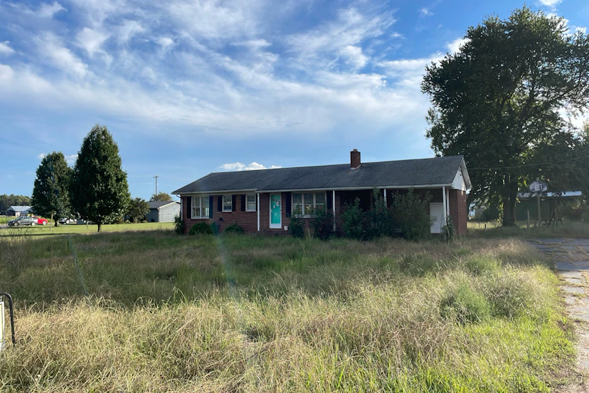 1228 Us 158 West
