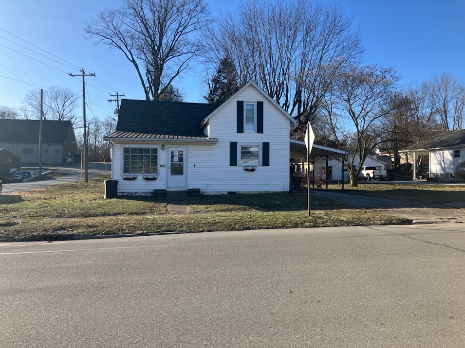 660 S Seminary St Bloomfield, IN 47424, Greene County