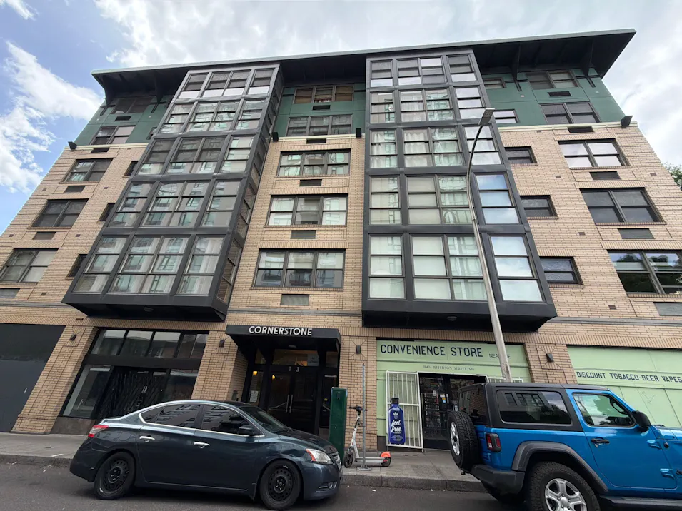 1134 SW Jefferson St 208 Portland, OR 97201, Multnomah County