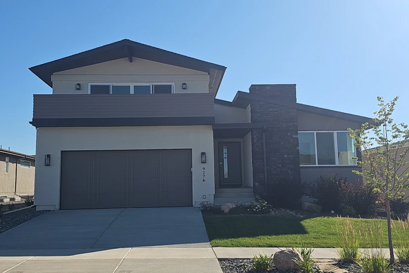 9276 Glitter Way