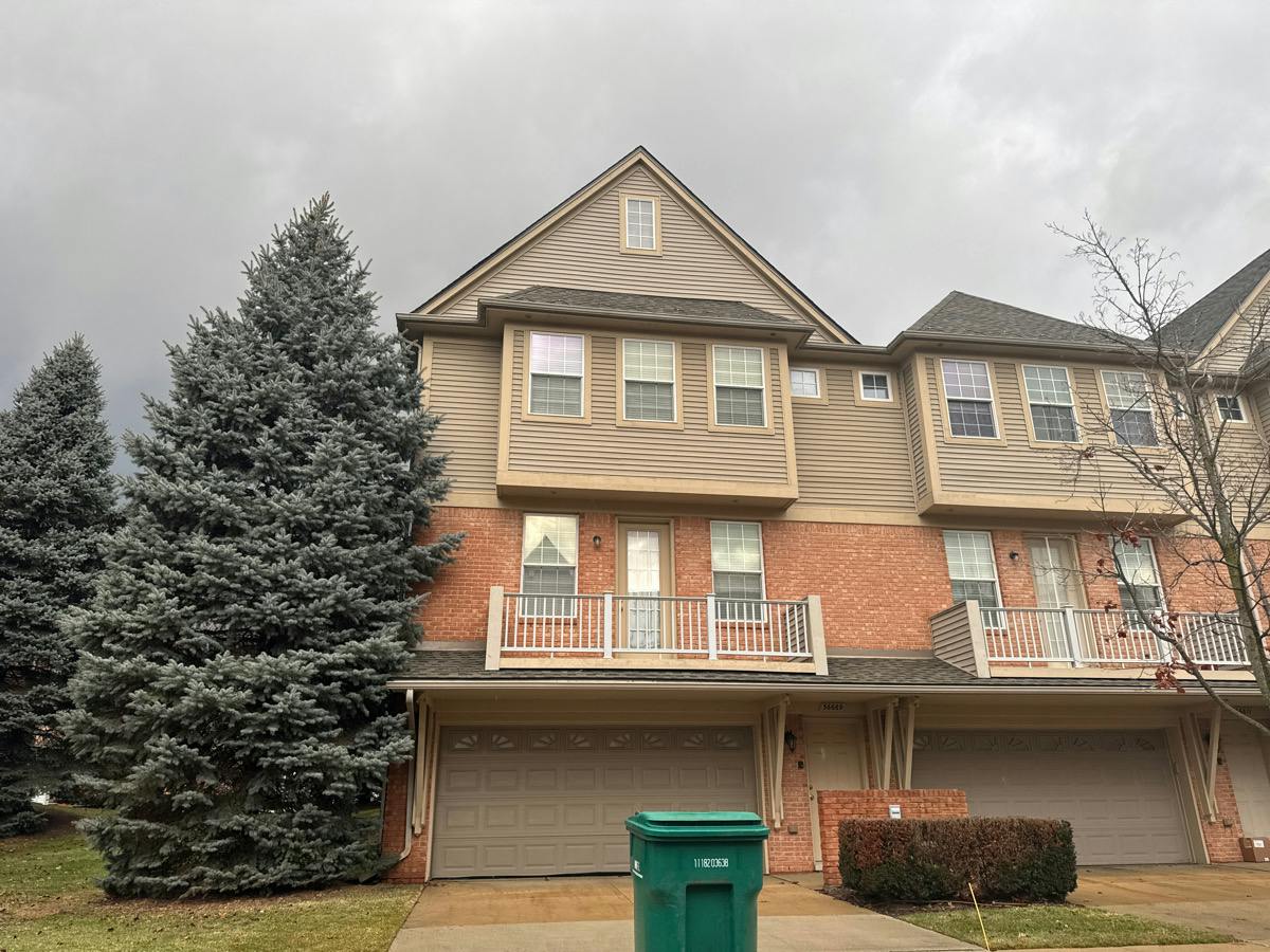 Sunset Dr, Shelby Township, MI 48316