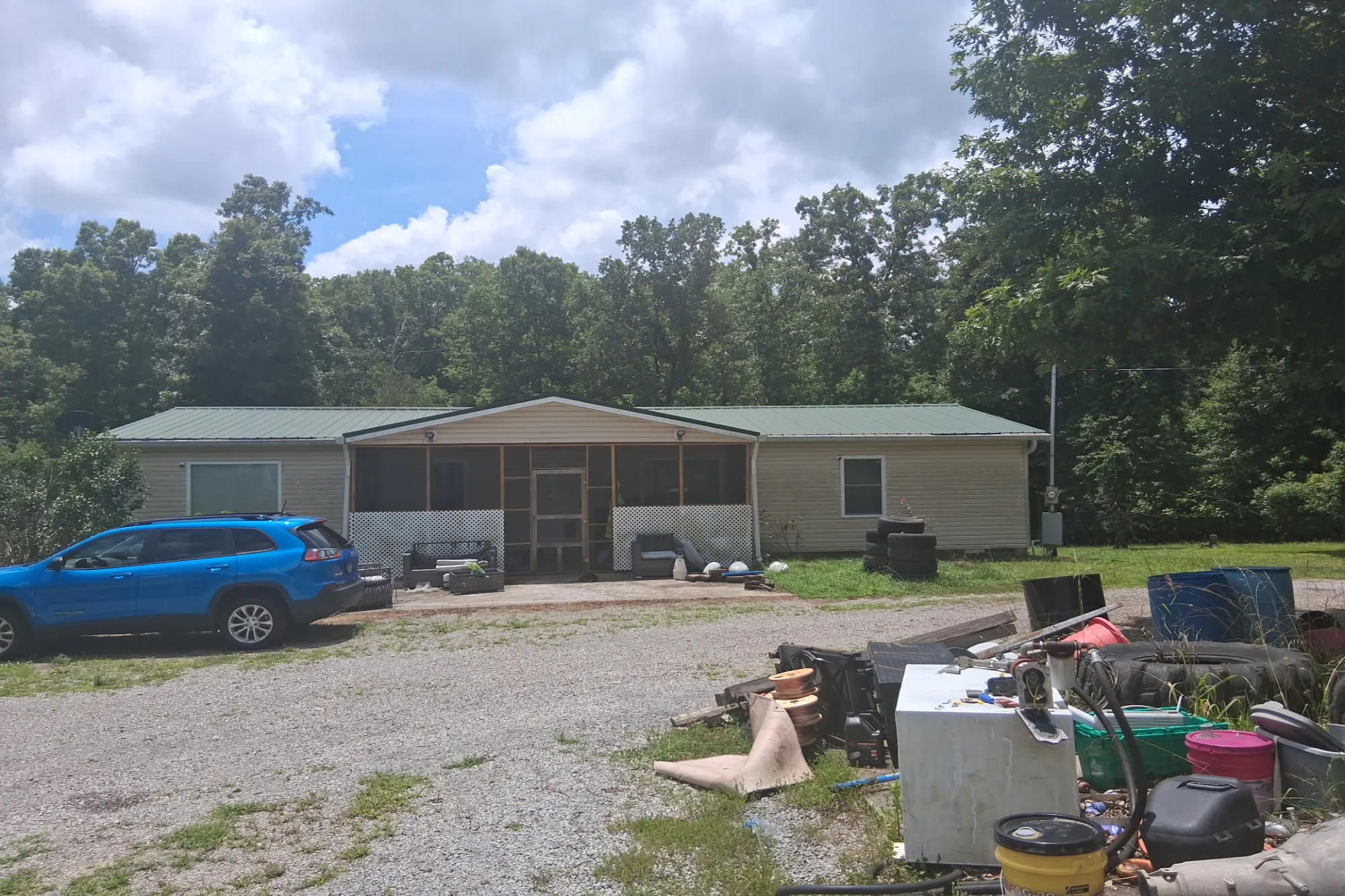 Rocky Dr, Dickson, TN 37055