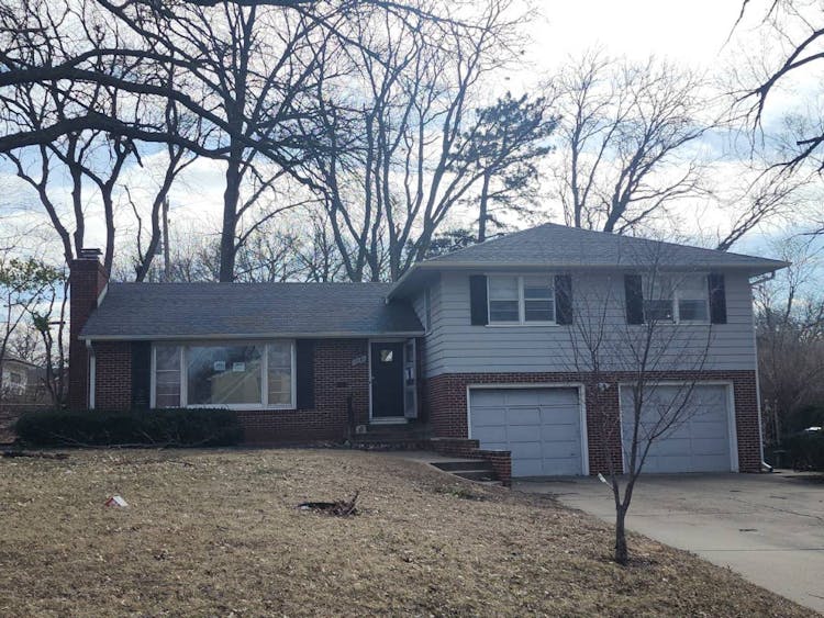 3641 SW 15th St Topeka, KS 66604, Shawnee County