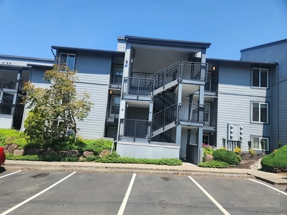 2611 NE 4th St 234 Renton, WA 98056, King County