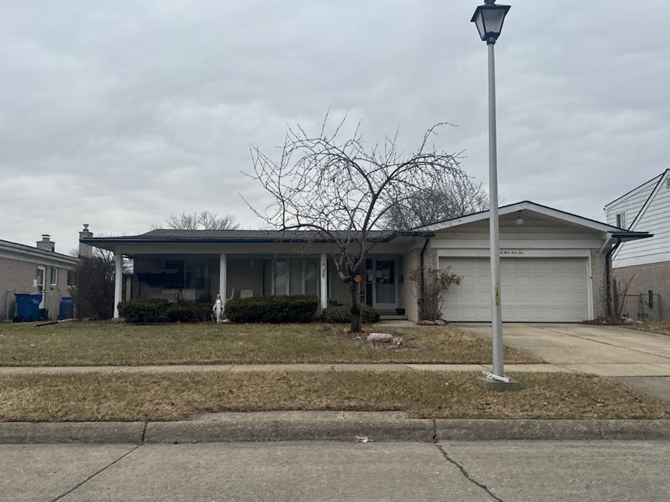 30345 Lund Ave Warren, MI 48093, Macomb County