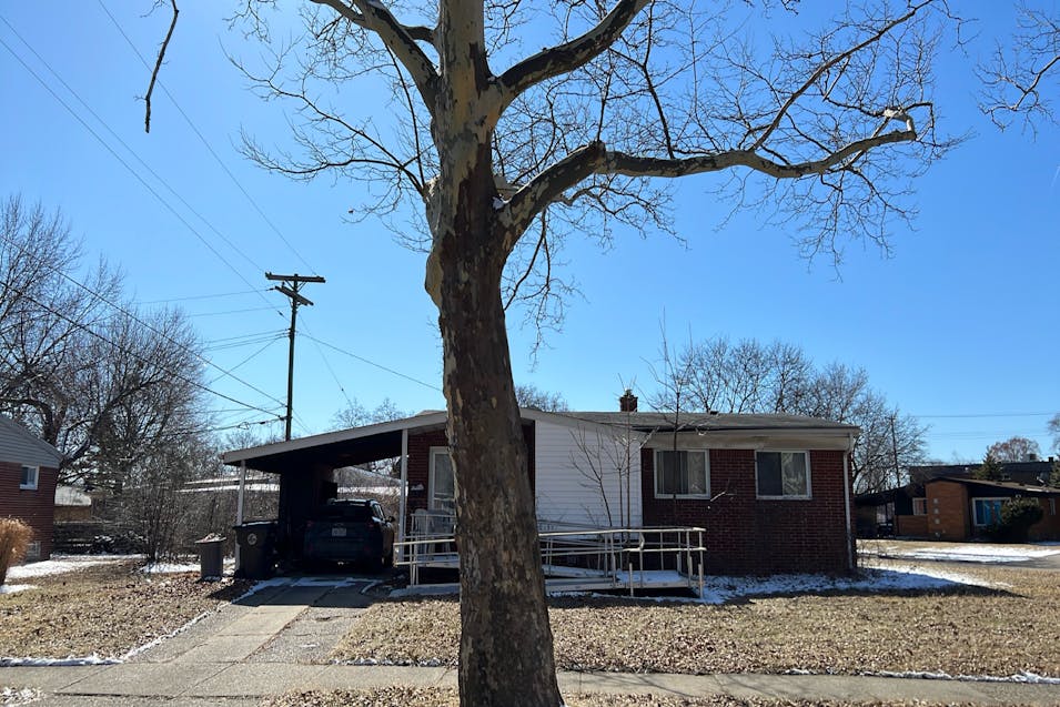 15361 Joan St Oak Park, MI 48237-1988, Oakland County