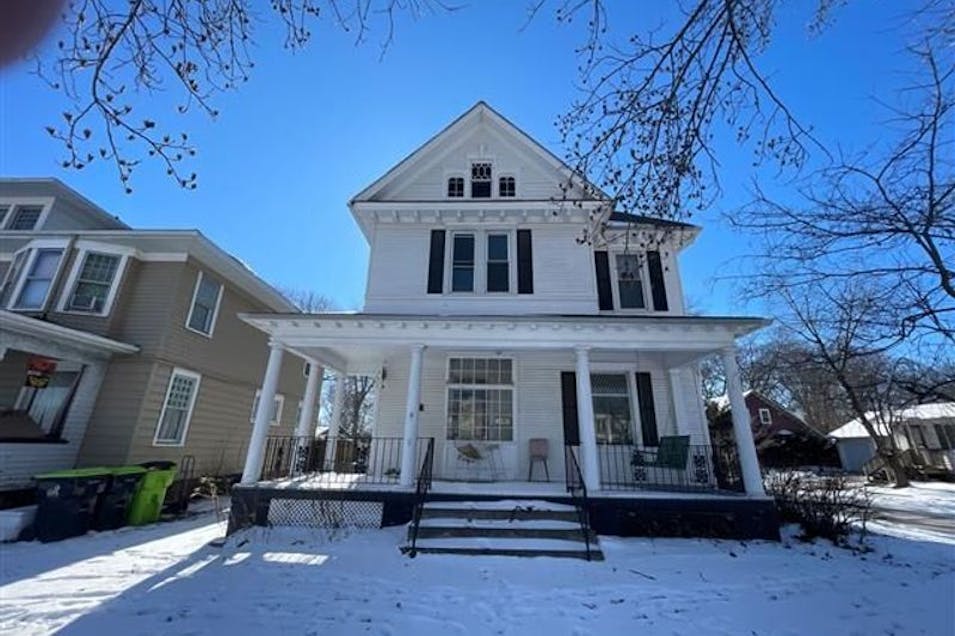 721 W State St Jacksonville, IL 62650, Morgan County