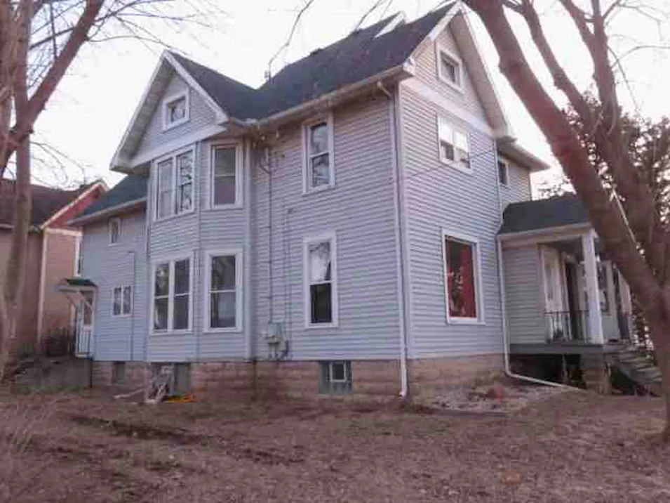 231 W Irving Ave Oshkosh, WI 54901, Winnebago County