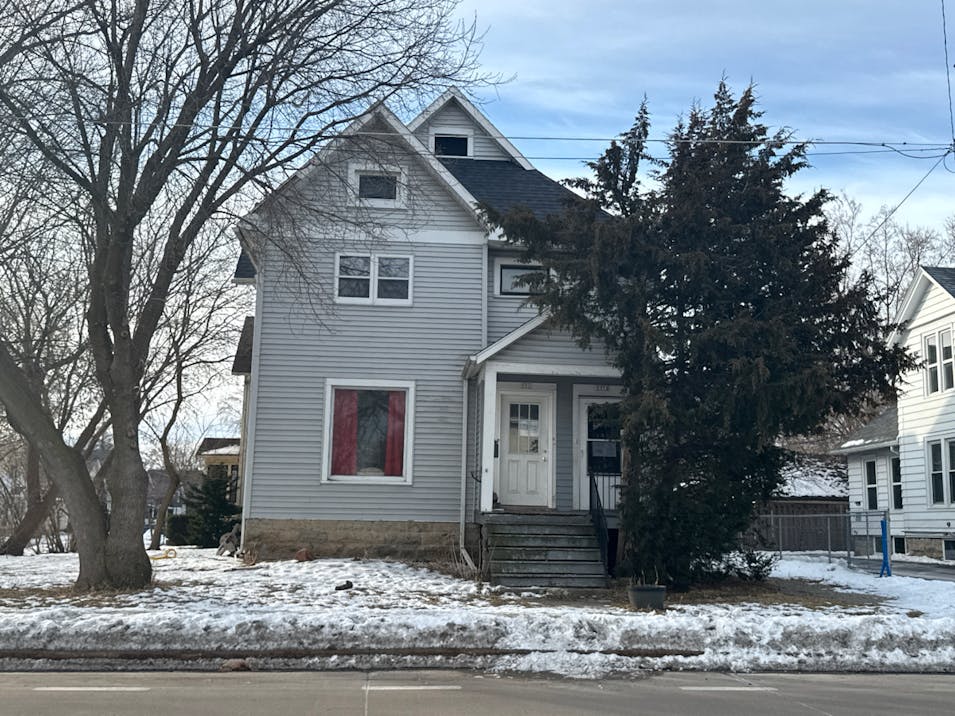 231 W Irving Ave Oshkosh, WI 54901, Winnebago County