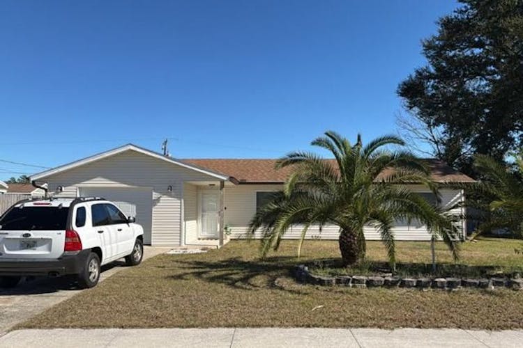 2405 Courtland Blvd Deltona, FL 32738, Volusia County
