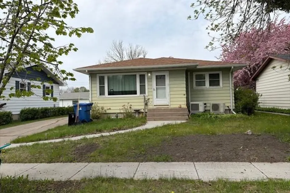 306 4th Street NW Dilworth, MN 56529, Clay County