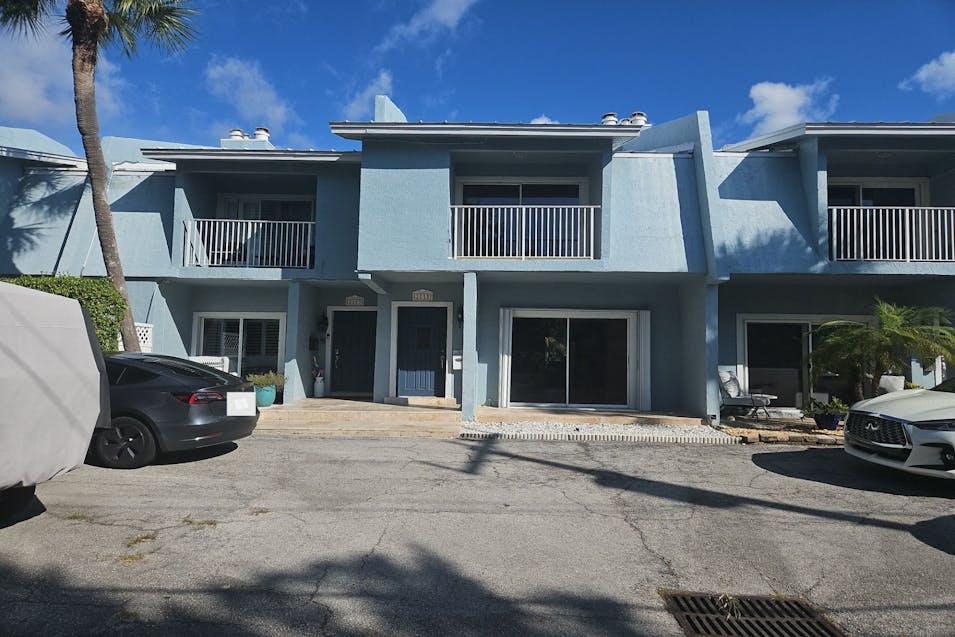 2115 NE 44th St Lighthouse Point, FL 33064, Broward County