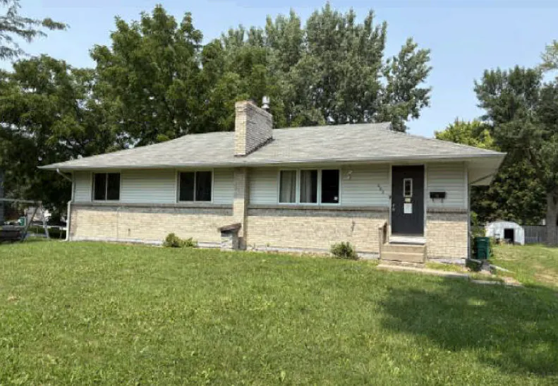 Vine Ave, Montgomery, MN 56069