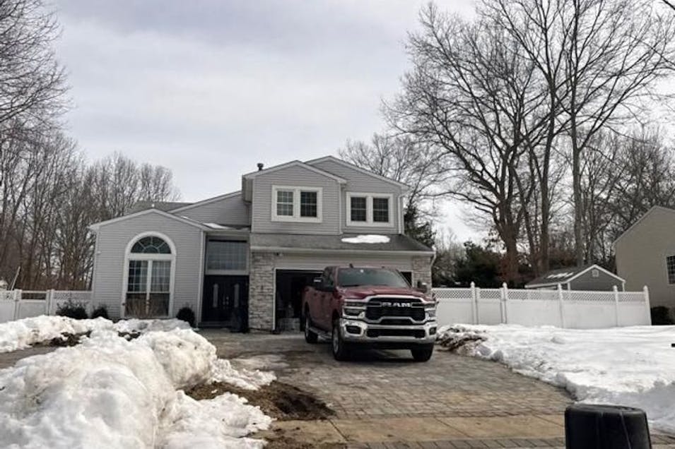 7 Sweet Briar Path Lake Grove, NY 11755, Suffolk County