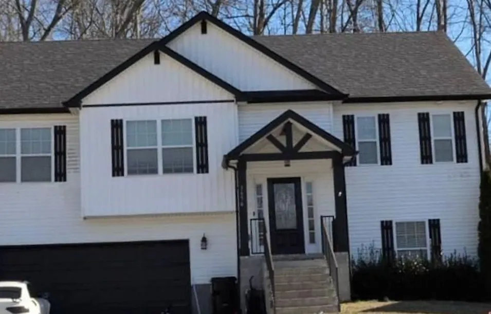 1656  Rains Rd Clarksville, TN 37042, Montgomery County