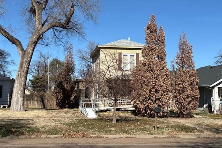 806 E Avenue A Hutchinson, KS 67501, Reno County