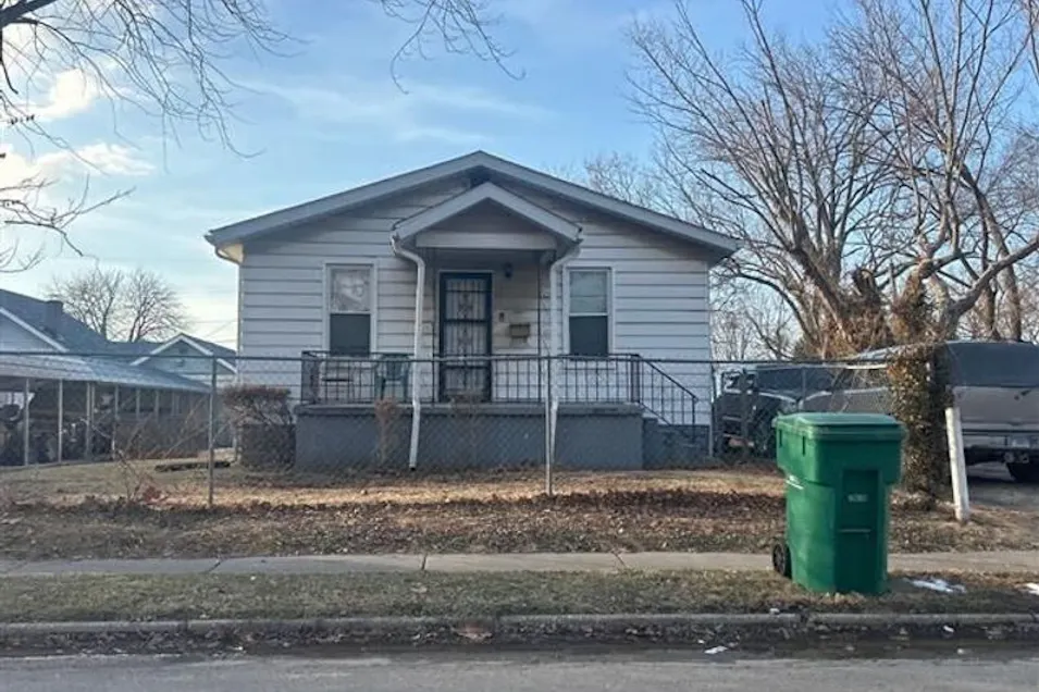 823 N 80th Street East Saint Louis, IL 62203, St. Clair County