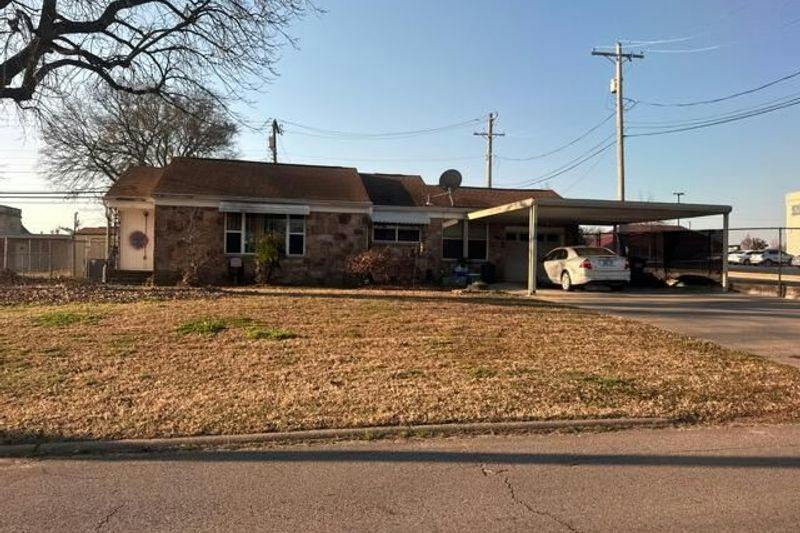 College St, Ozark, AR 72949