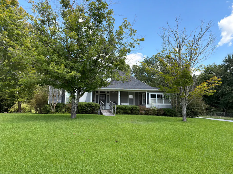181 4th Ave Sherman, MS 38869, Pontotoc County