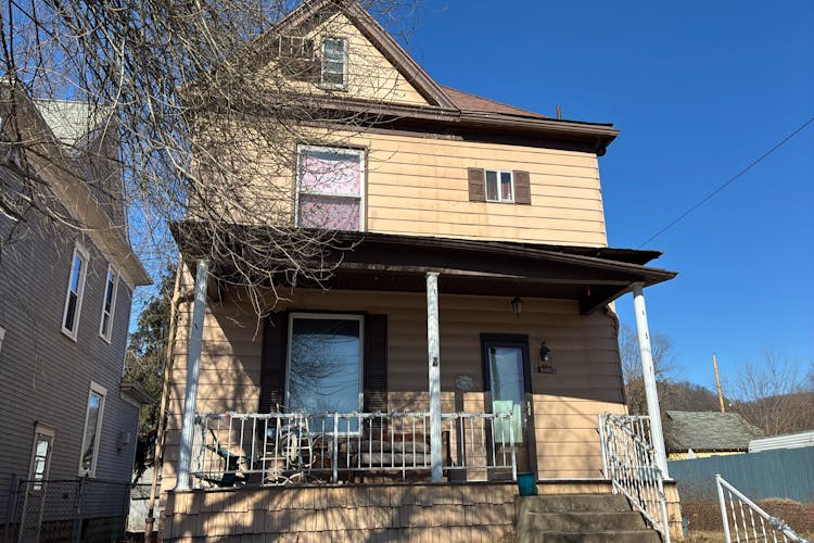 1806 1st Street Moundsville, WV 26041, Marshall County