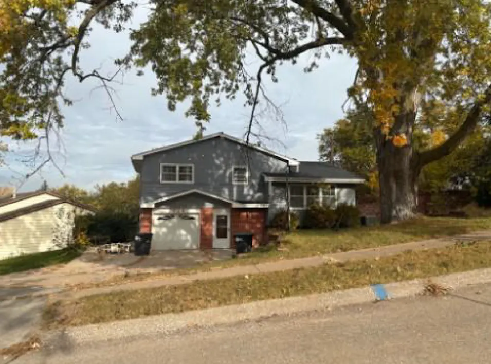 7624 Nebraska Ave Omaha, NE 68134, Douglas County