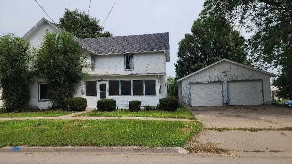 204 North St Williamsburg, IA 52361, Iowa County