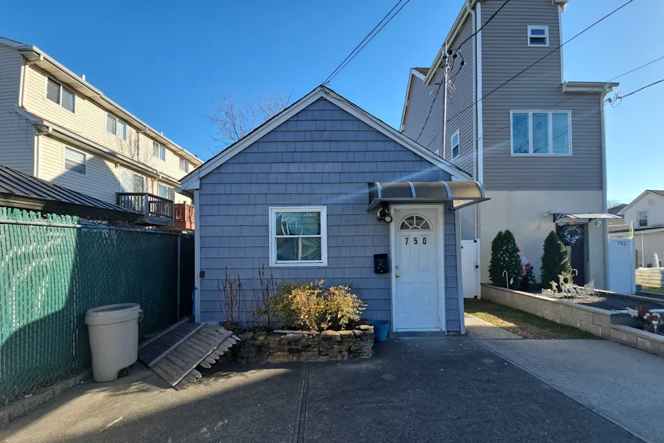 750 Patterson Avenue Staten Island, NY 10306, Richmond County