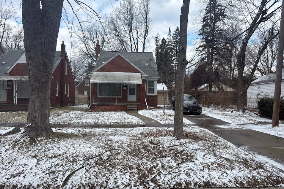 23230 Tireman St Dearborn Heights, MI 48127, Wayne County