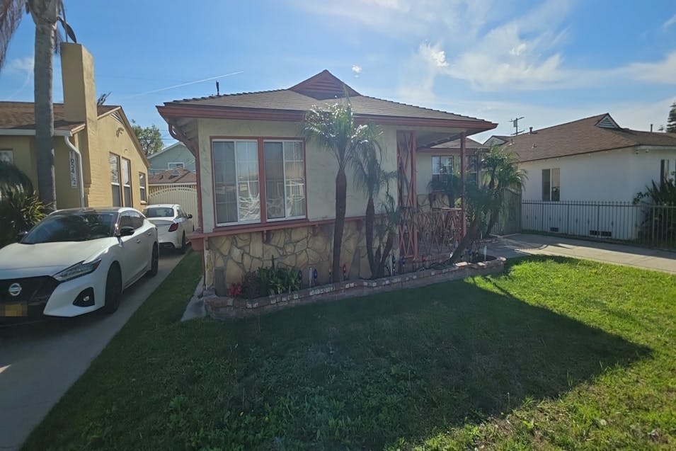 1658 W 109th Pl Los Angeles, CA 90047, Los Angeles County