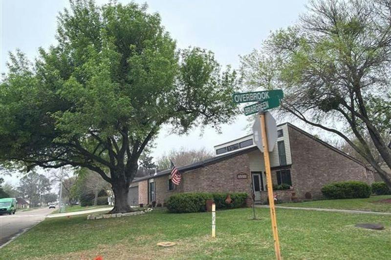 Overbrook Ln, Houston, TX 77077