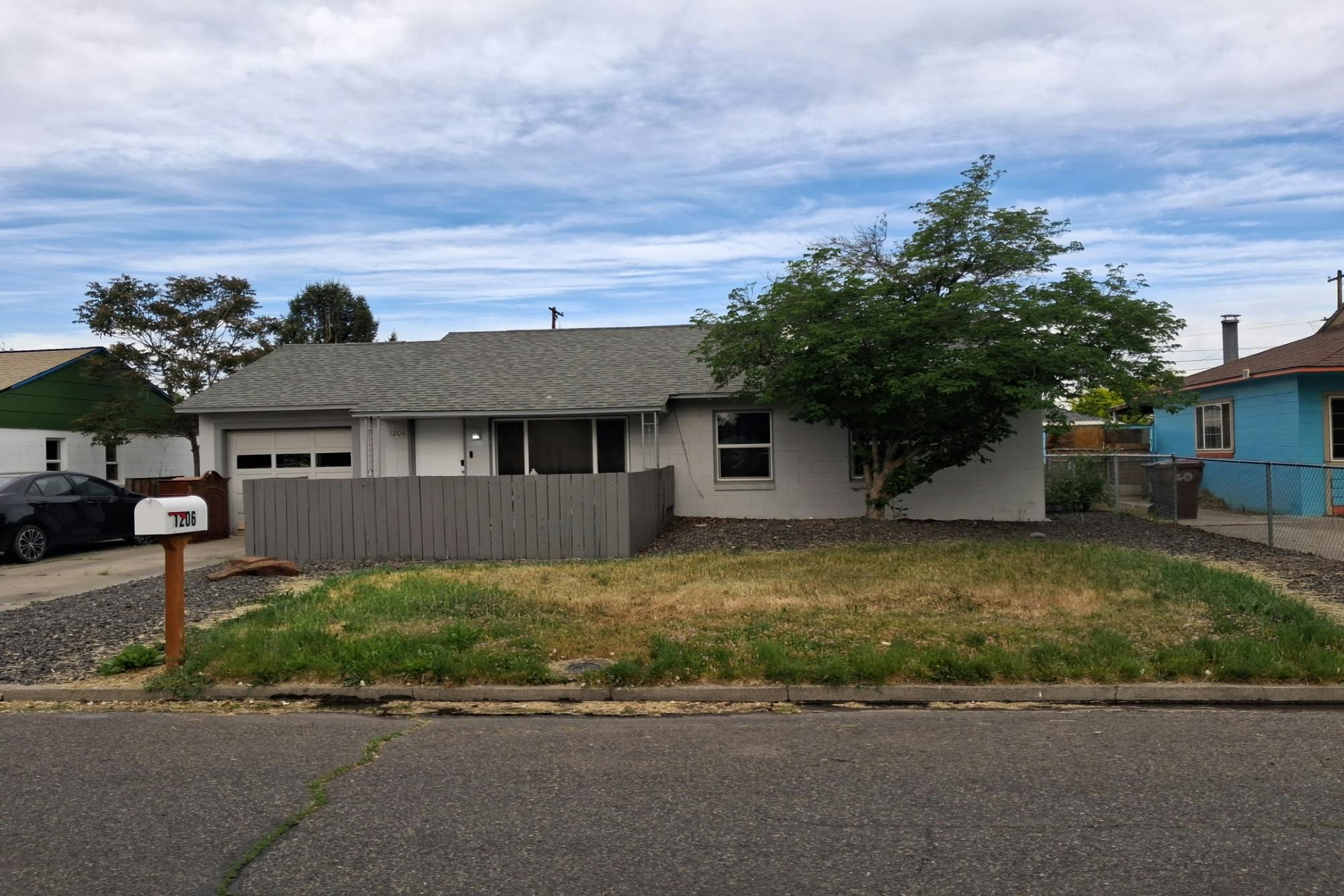 1206 S 7TH Ave  